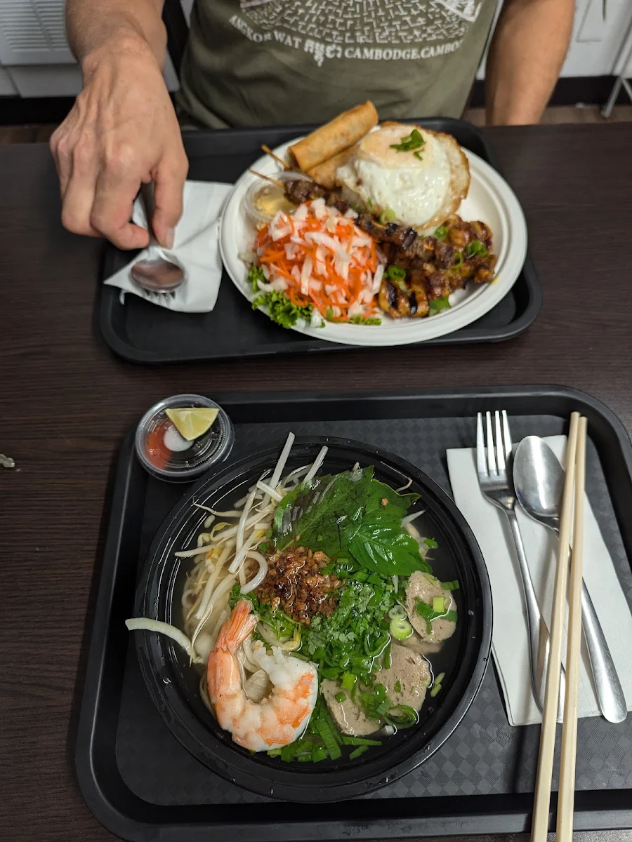 Highlights, Restaurant Le Khmer