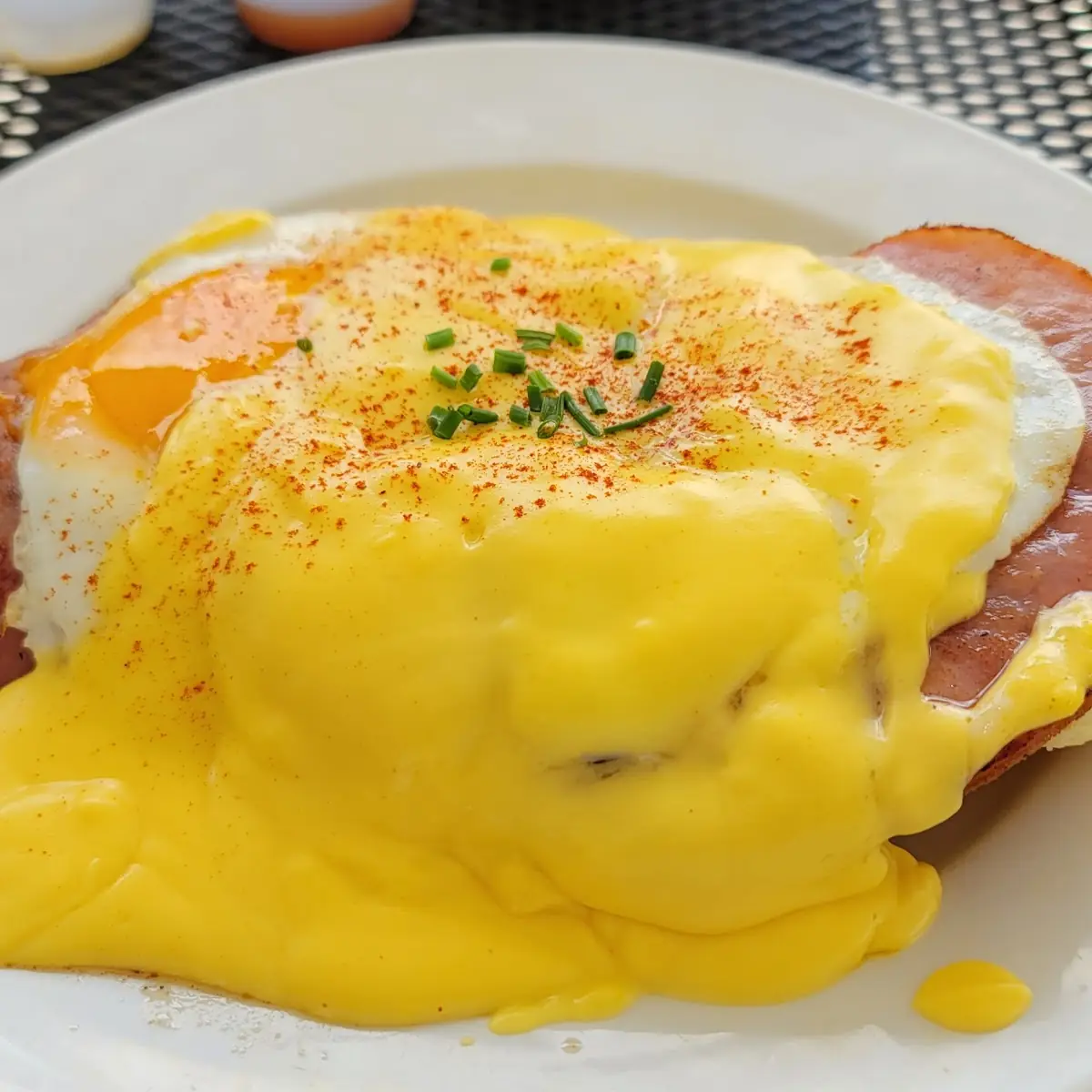 Eggs Benedict
