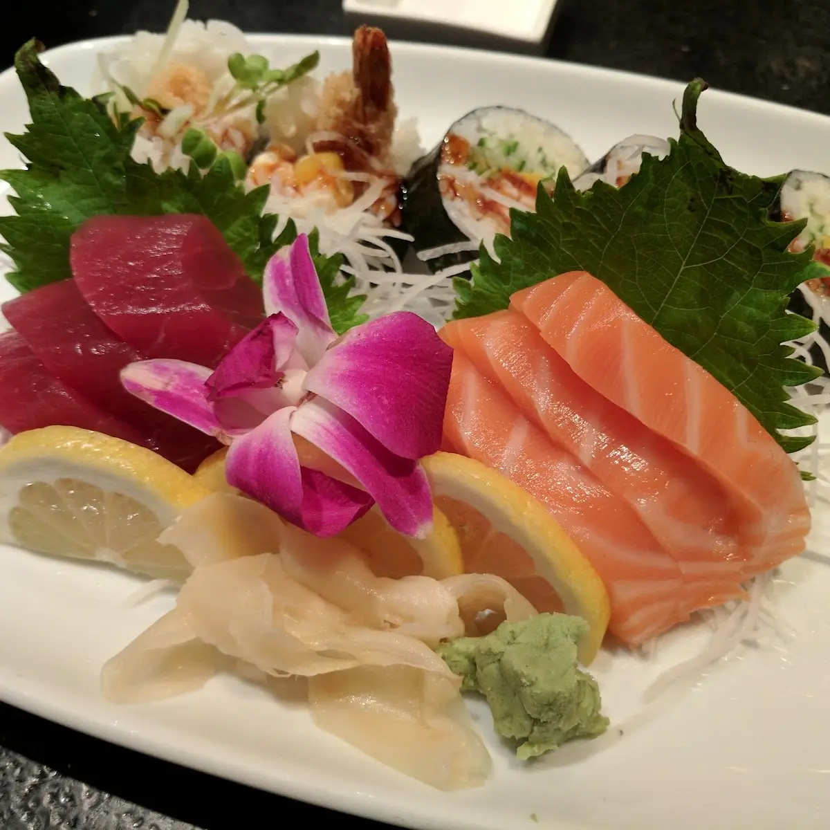 Sashimi Deluxe 16 pcs