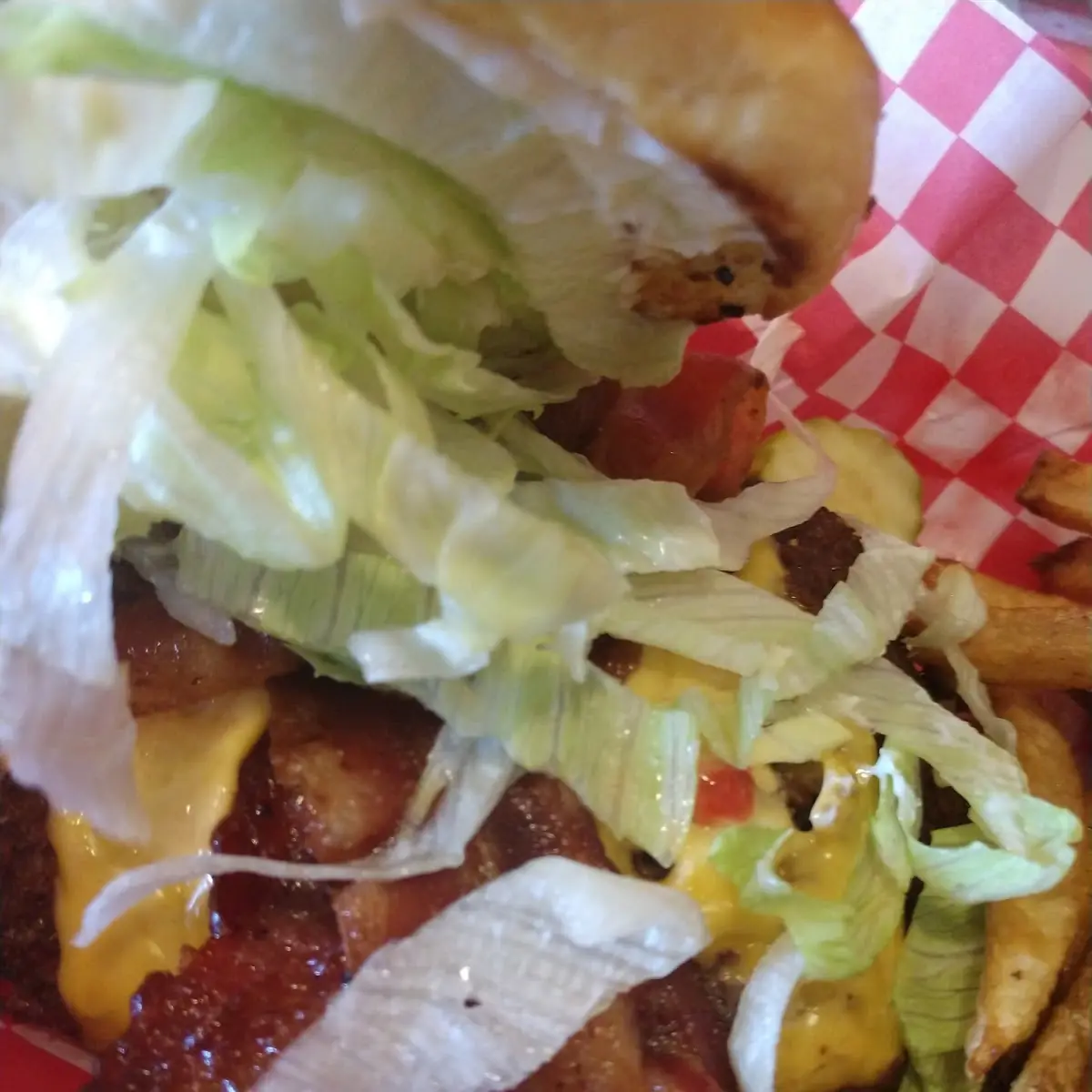 Bacon Cheeseburger with Lettuce