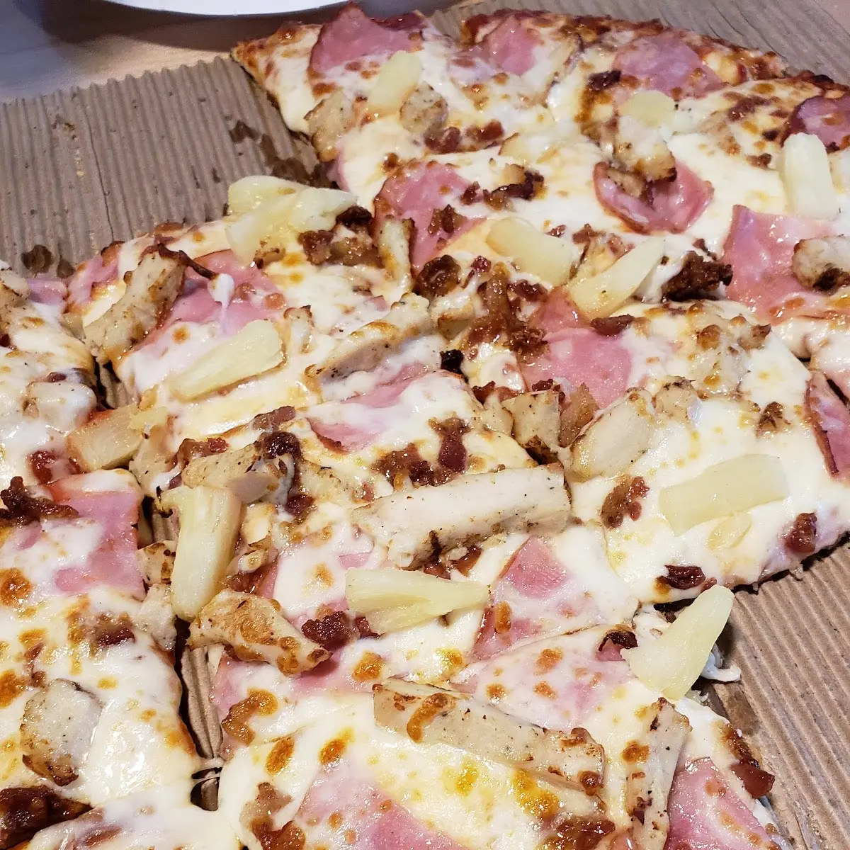 Canadian Bacon Pineapple Pizza on Thin Crust
