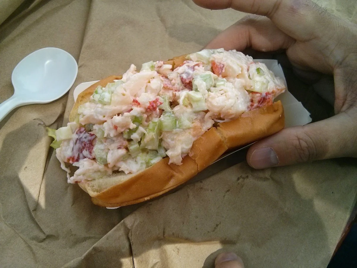 Lobster Salad Roll w Potato Chips