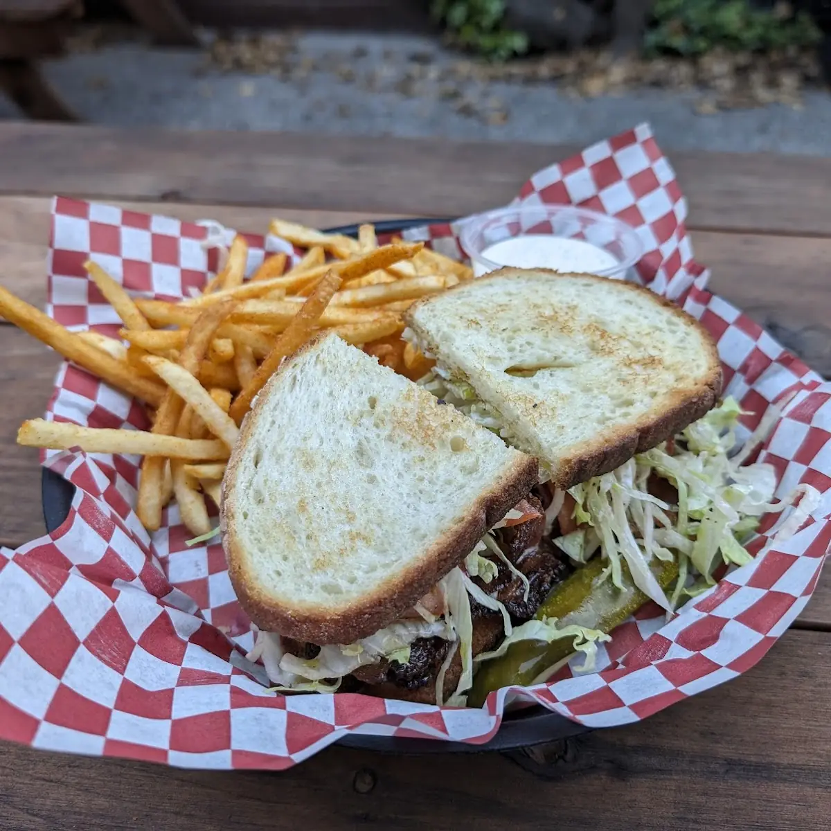 blt Sandwich with Fries