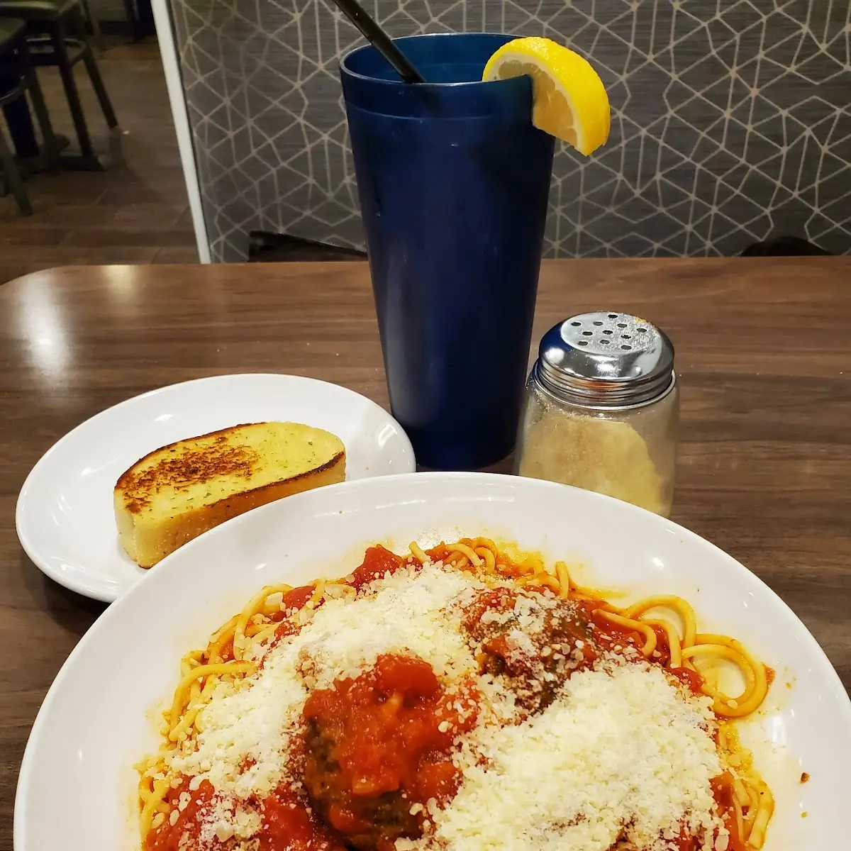 Spaghetti and Meatballs with Garlic Bread