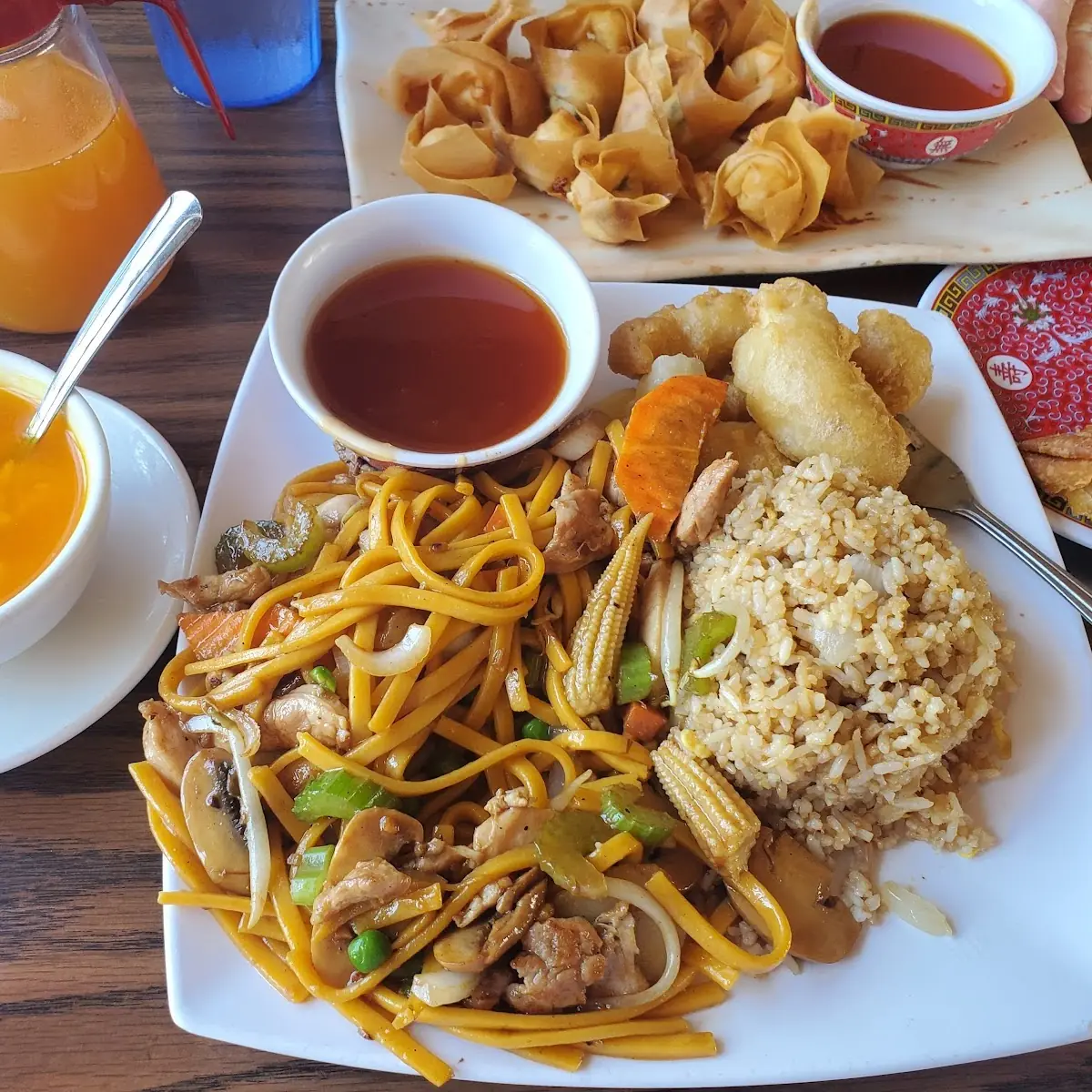 Chicken Low-Mein and Egg Roll