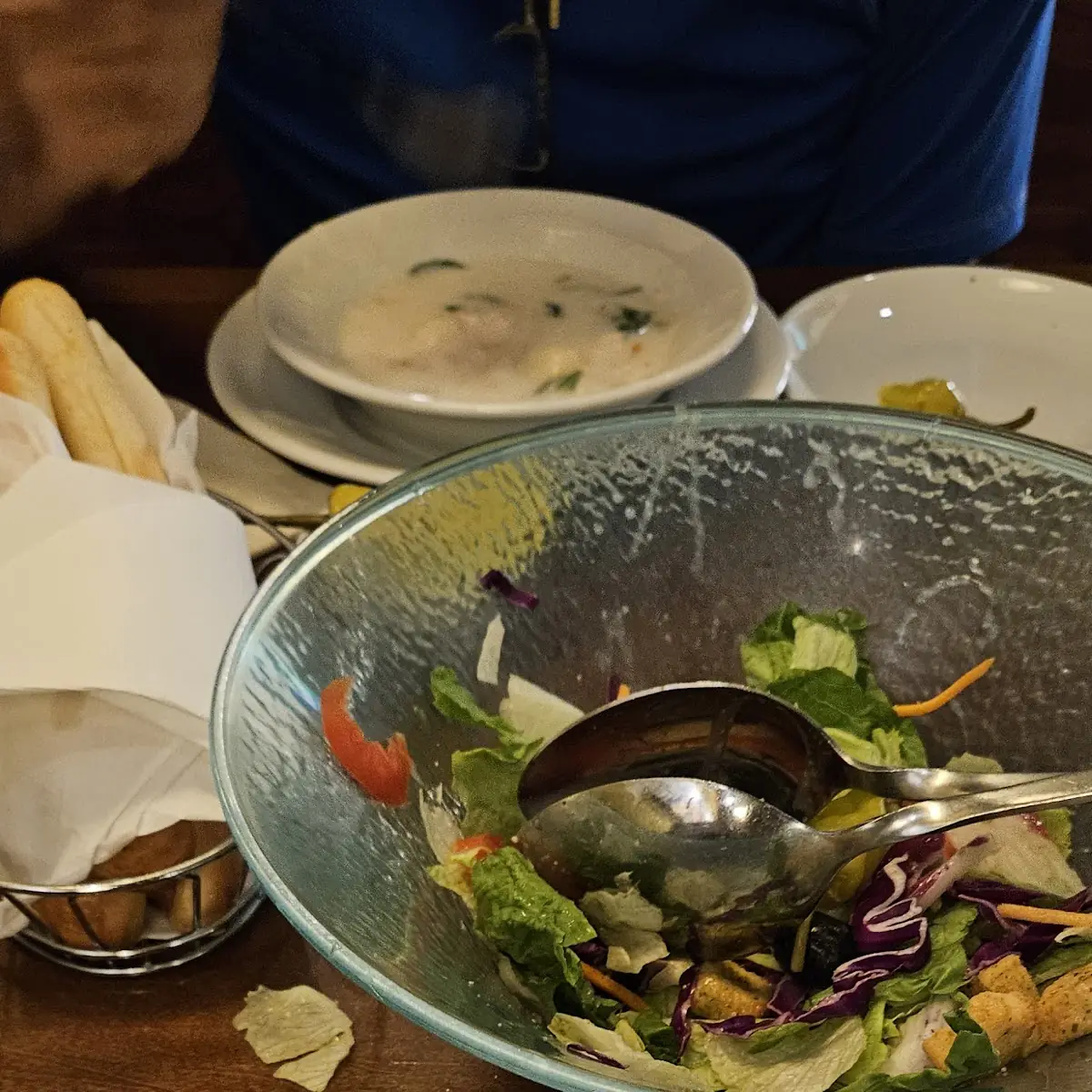 Never-Ending Soup Salad & Breadsticks