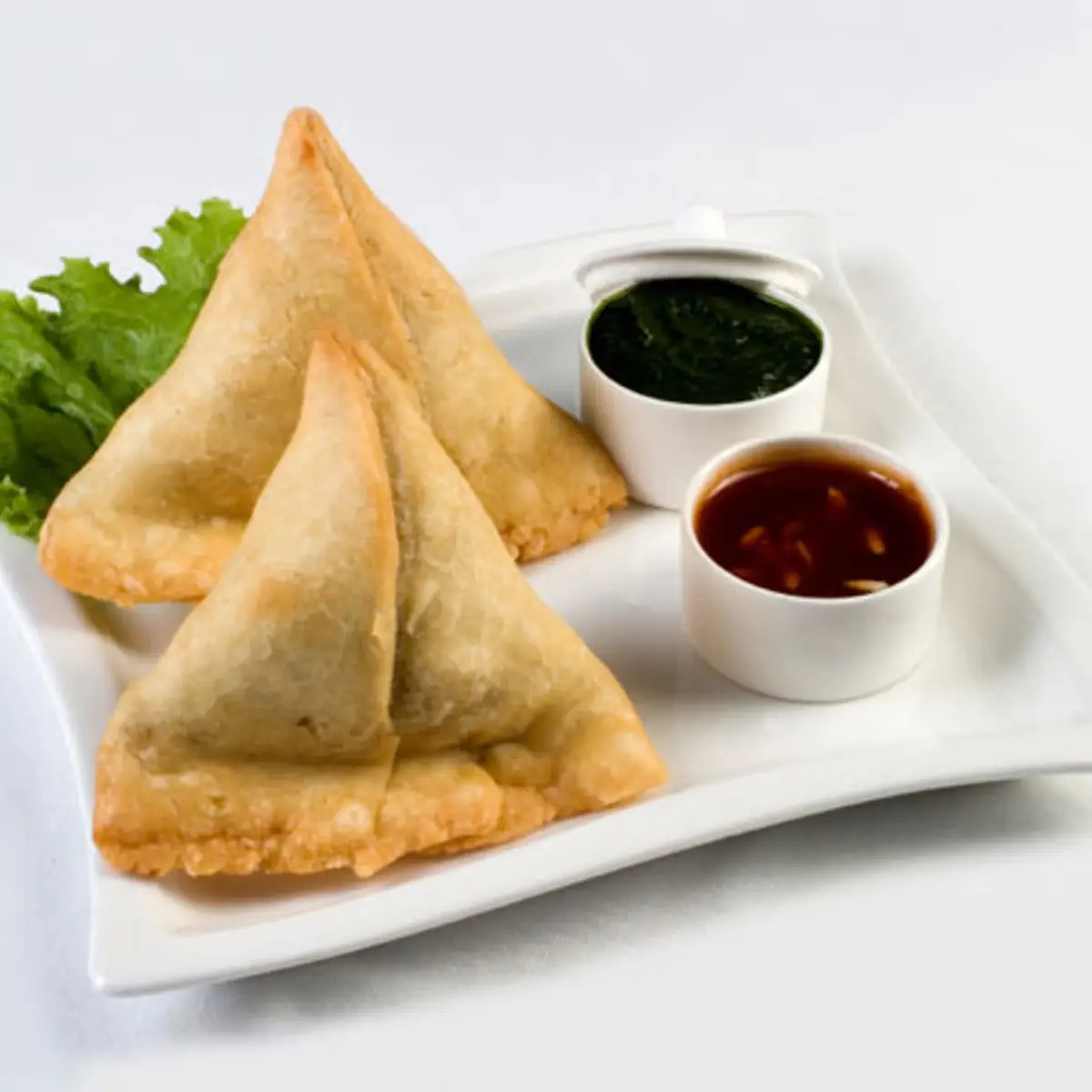 Samosa with Mint Chutney