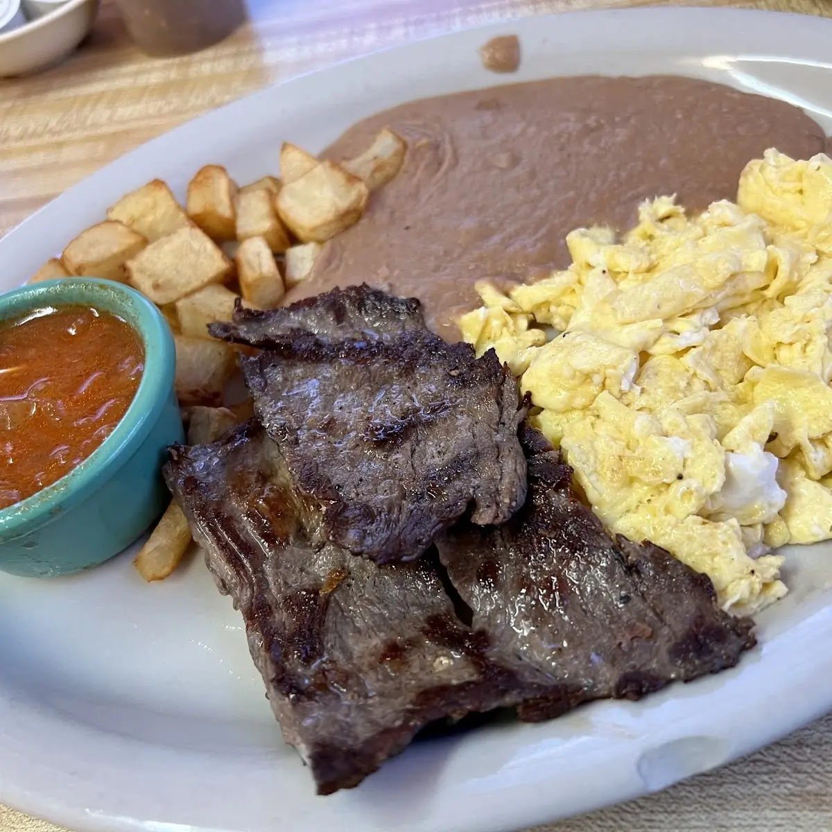 Bistec Y Huevo Steak & Egg