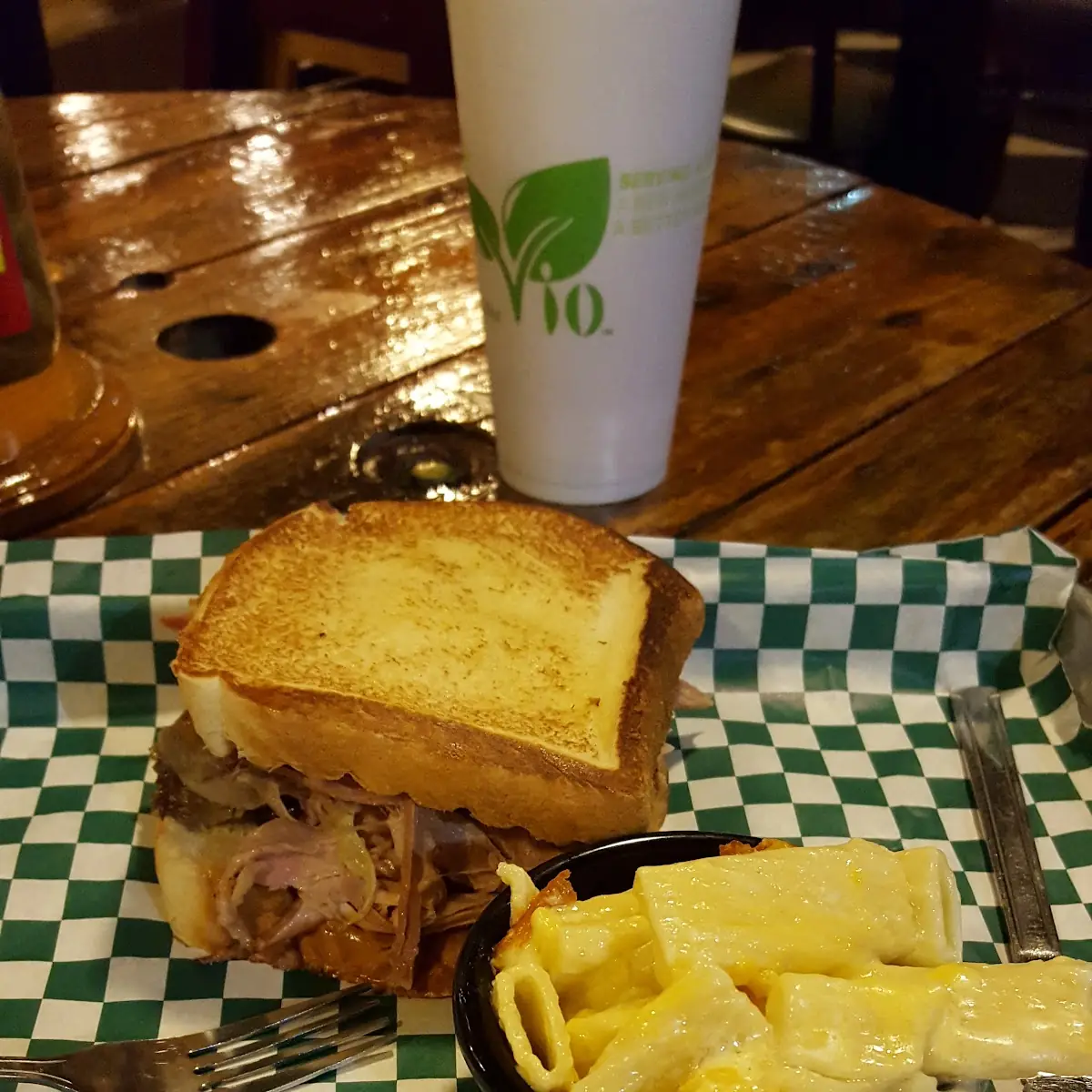 Pulled Pork Sandwich and Mac & Cheese