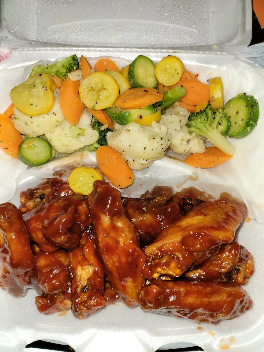 Honey BBQ Wings and Vegetables