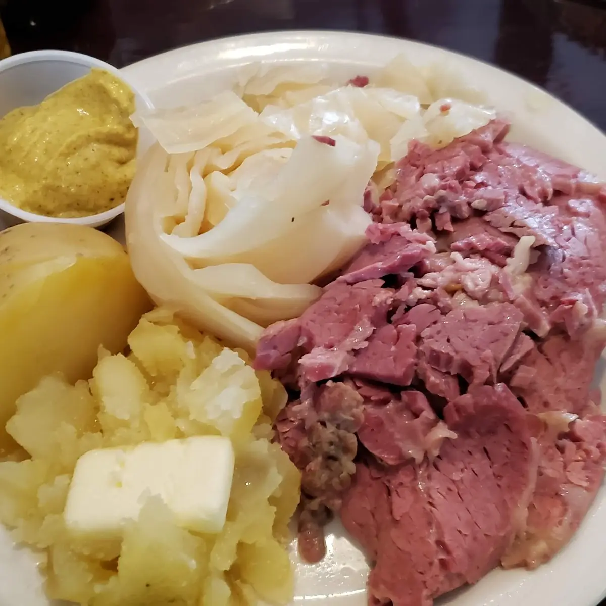 Oo Corned Beef Sandwich LS Lunch Only