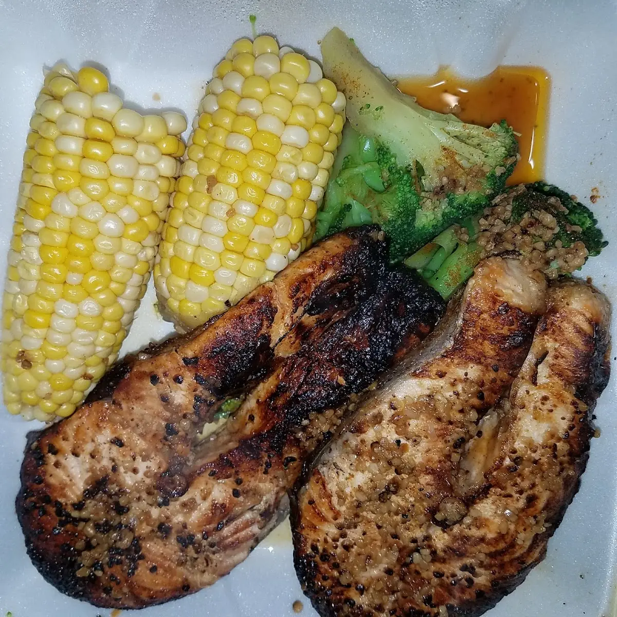 Broiled Salmon with Corn and Broccoli