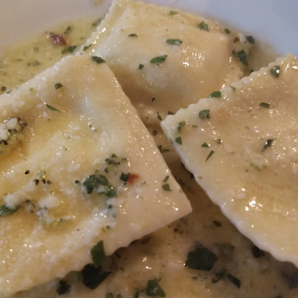 Cheese Ravioli App with Garlic Sauce