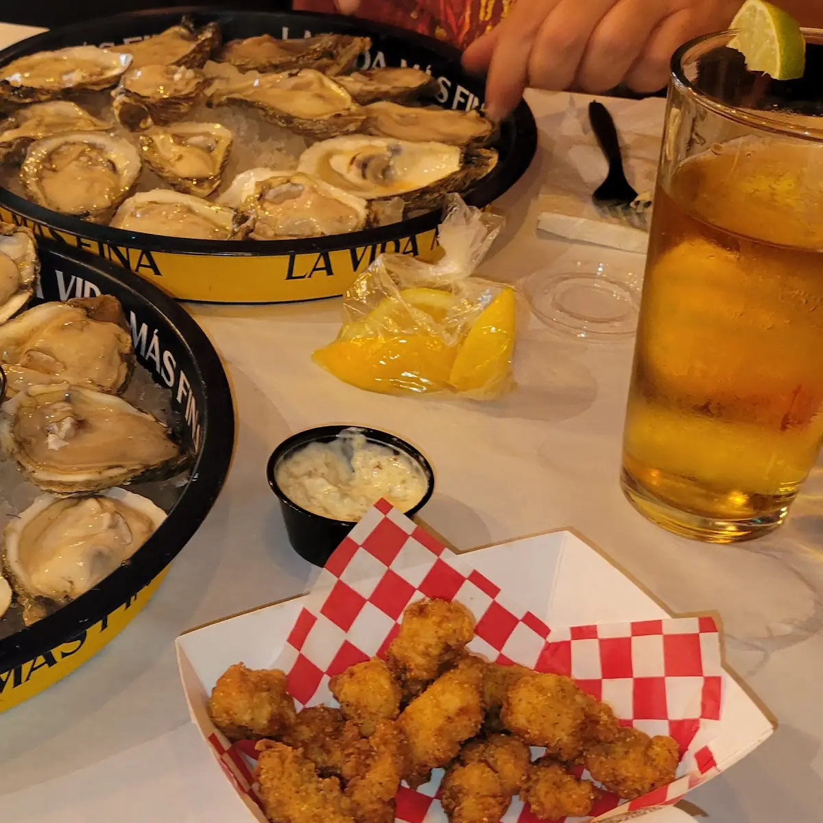 12 Raw Oysters