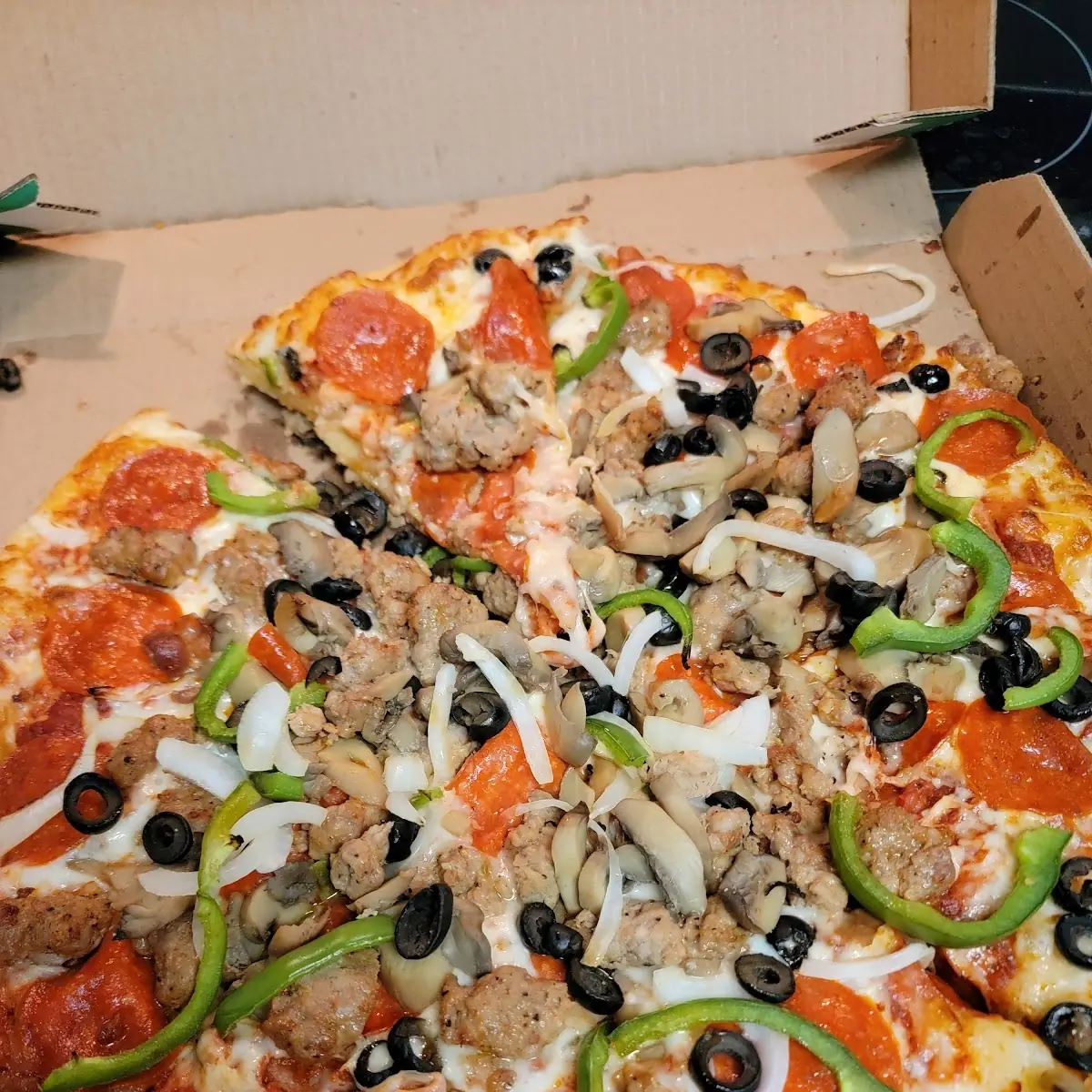 Deluxe Pizza