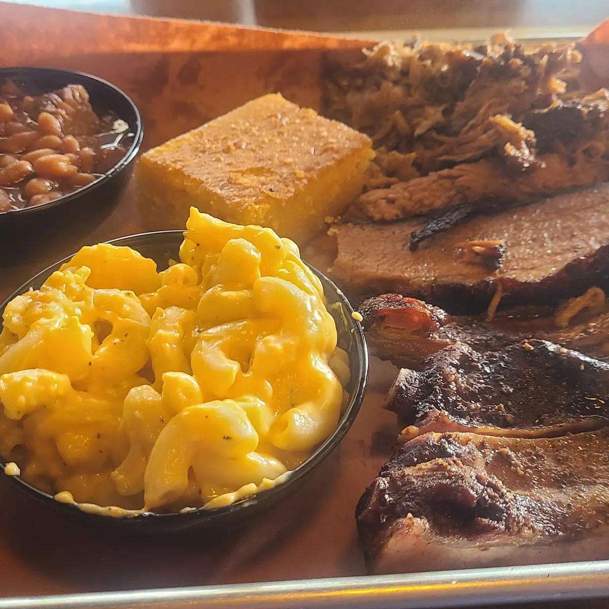 Roast Beef and Mac and Cheese