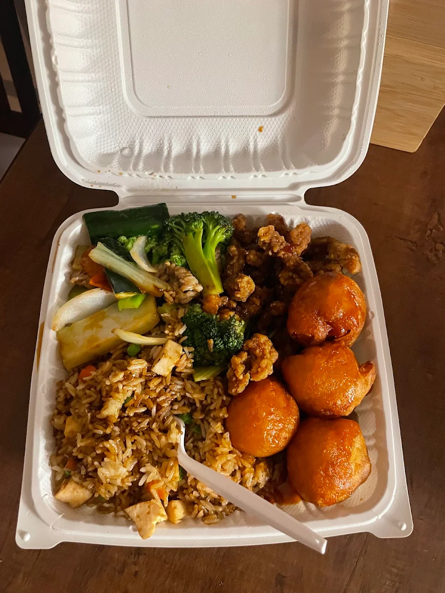 Highlights, Golden Gate Chinese Restaurant