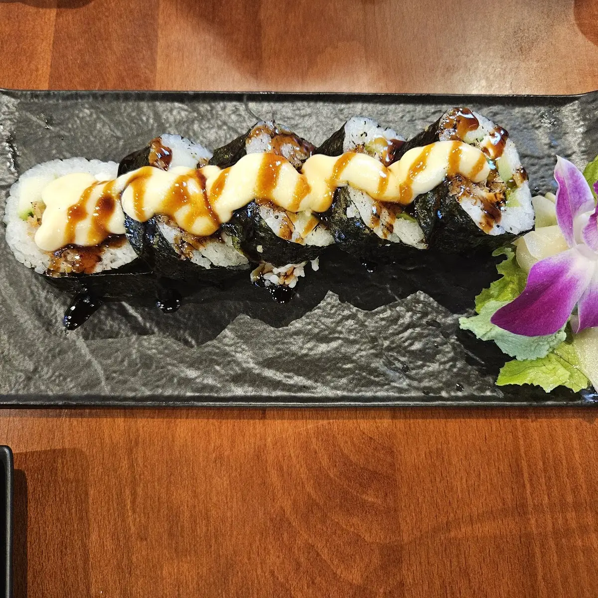 SALMON ROLL