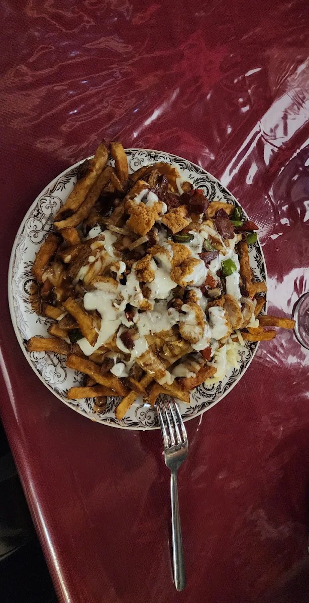 Crispy Chicken Bacon Ranch Poutine