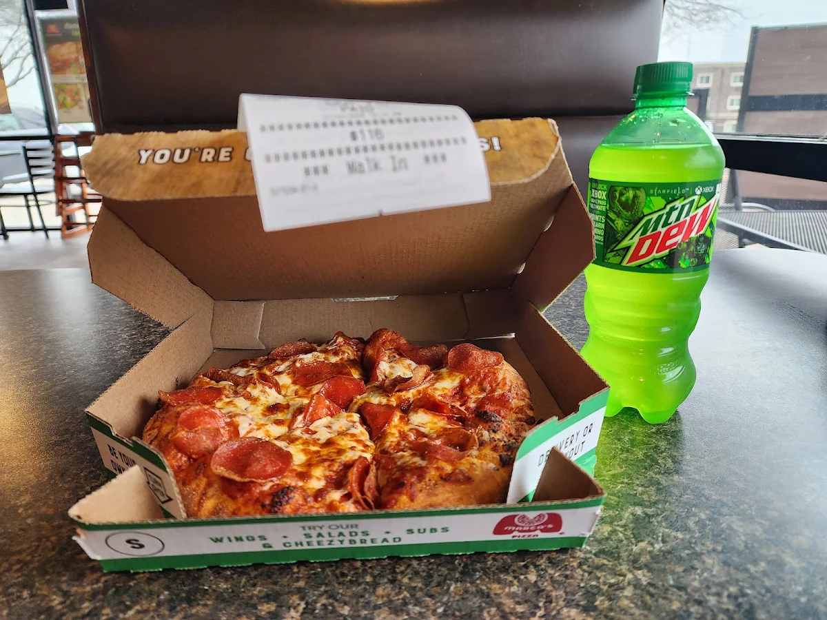Small Personal Pizza with 20oz