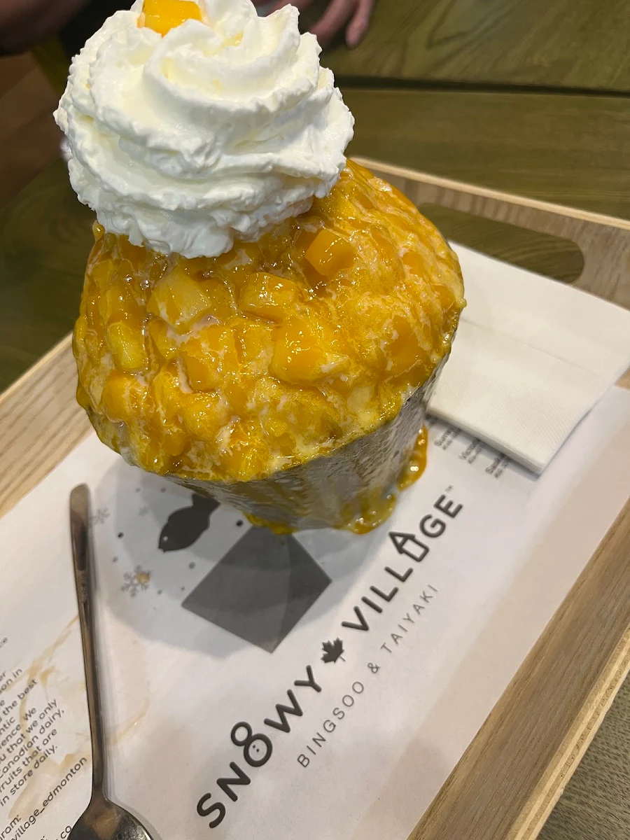 Mango Bingsoo with Added Cheese Cake Pieces and Mochi