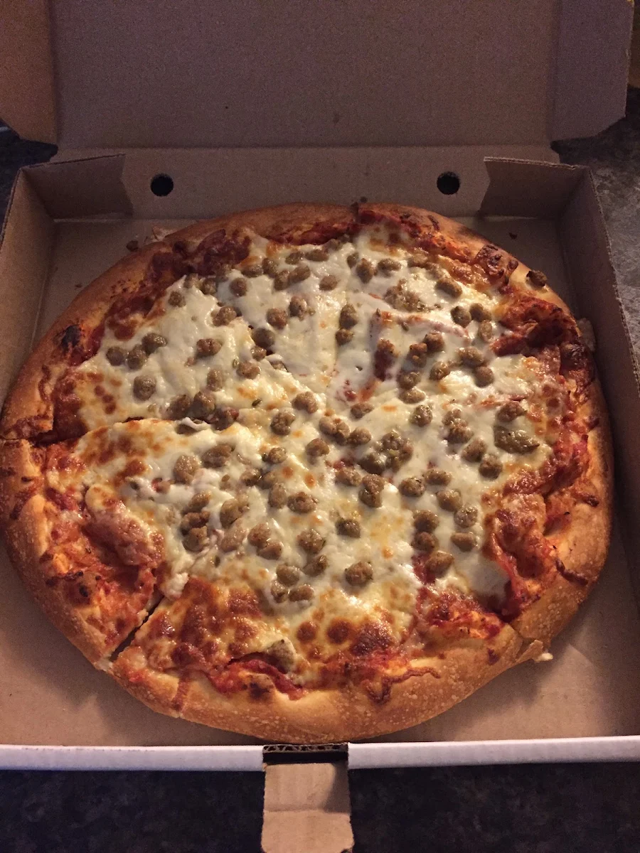 Highlights, Ken's Seafood & Pizza