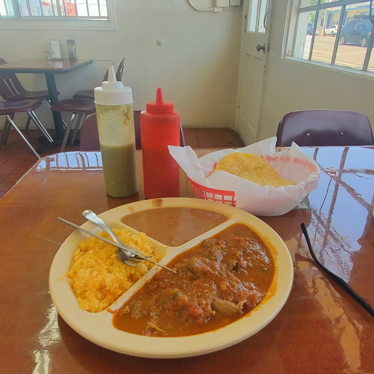 Carne De Res En Salsa De Molcajete