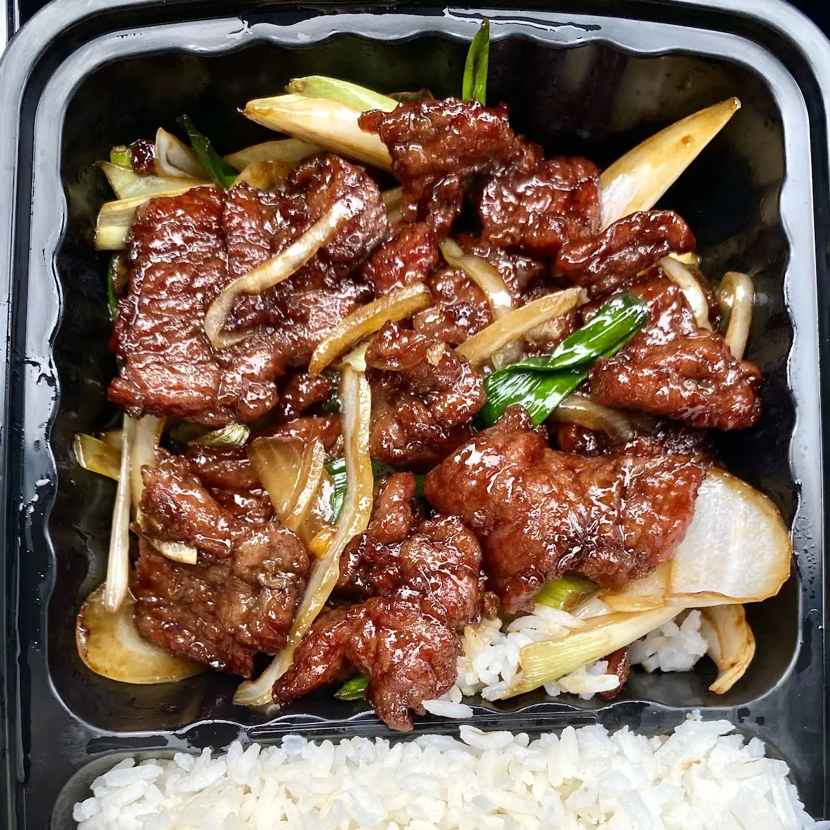 121. Beef & Vermicelli with Satay Sauce Hot Pot