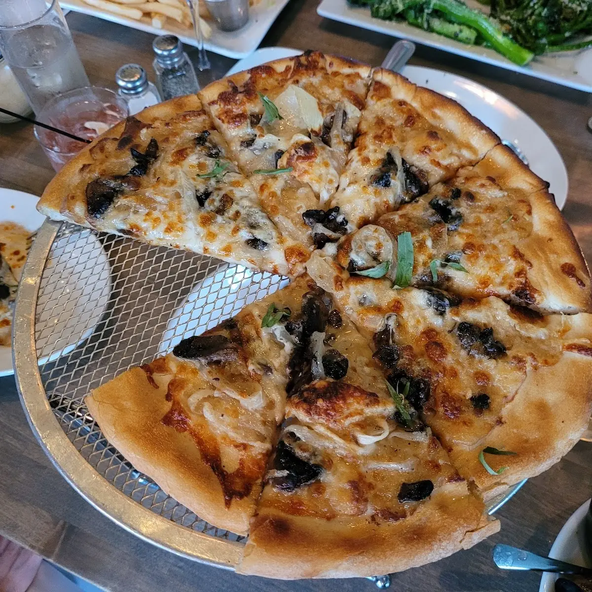 Wild Mushroom Za