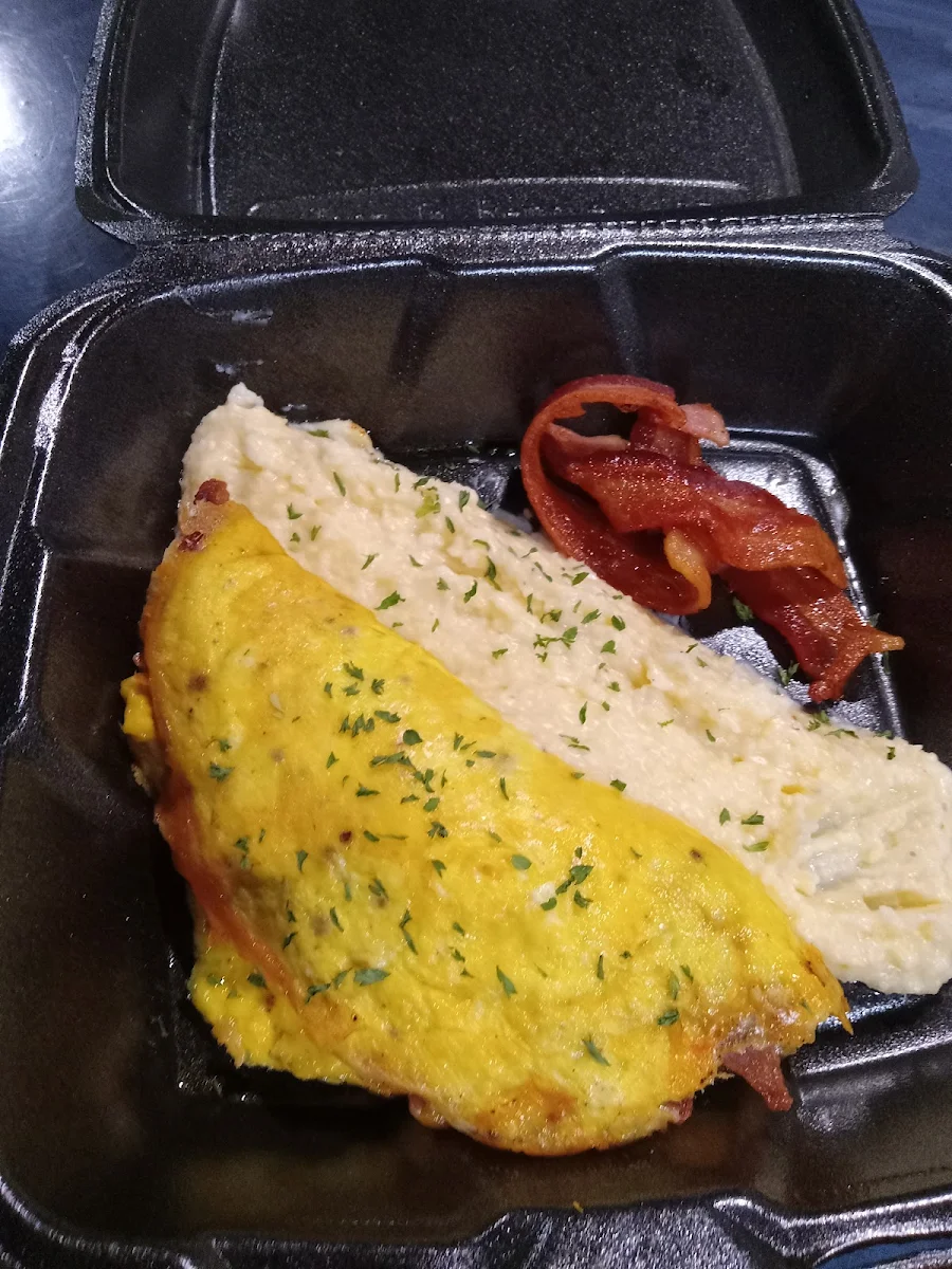 Bacon Veggie Omelette with Grits
