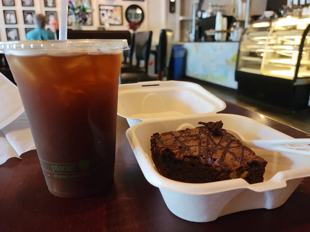 Iced Americano & Walnut Brownie