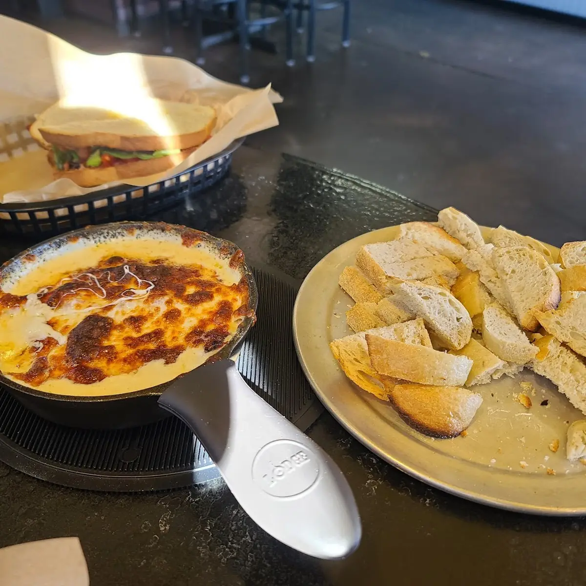 Cheesy Garlic Dip