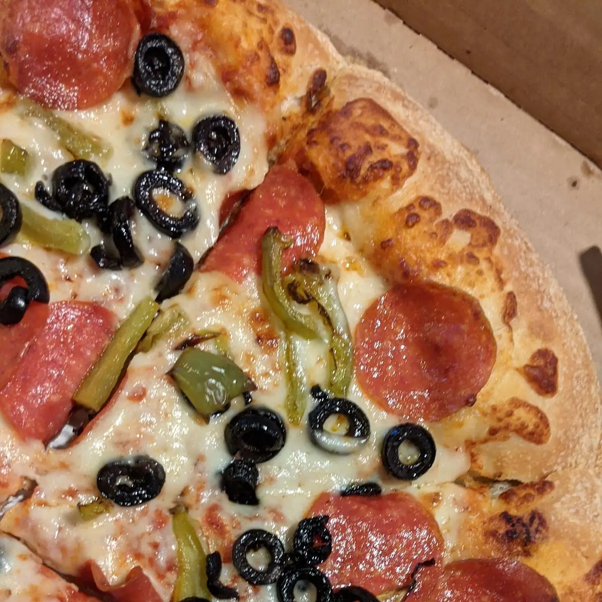 Pizza Peperoni Olive Green Peppers