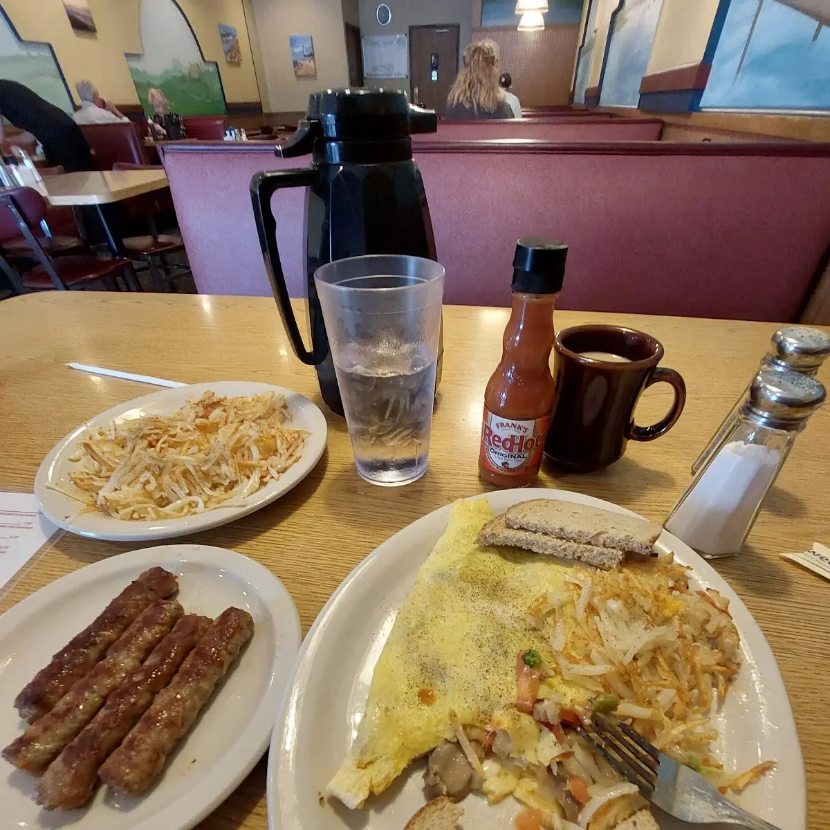 Veggie Omelette with Hash Browns and Link Sausage