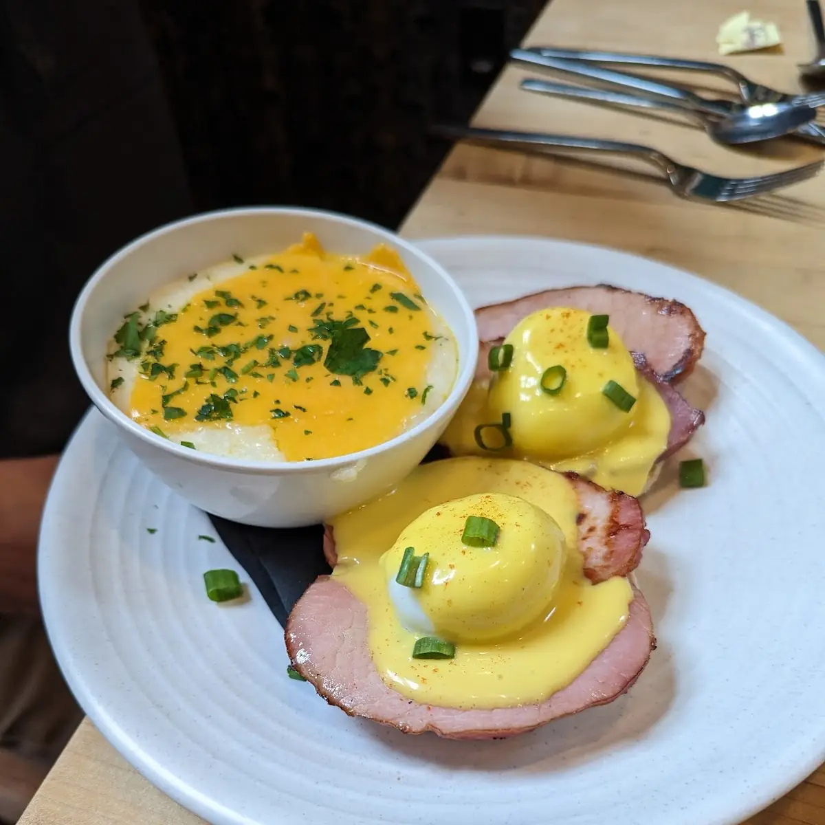 Eggs Benedict