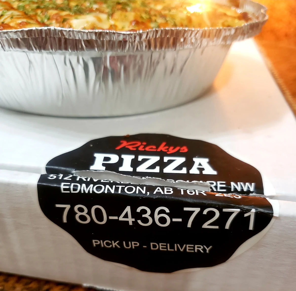 Large Pizza with Two Toppers, Wings (8 Pcs), and Cheesy Bread