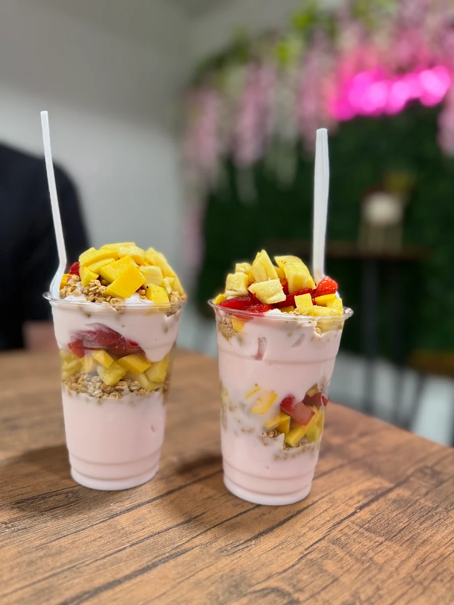 Yogurt Parfait with Granola