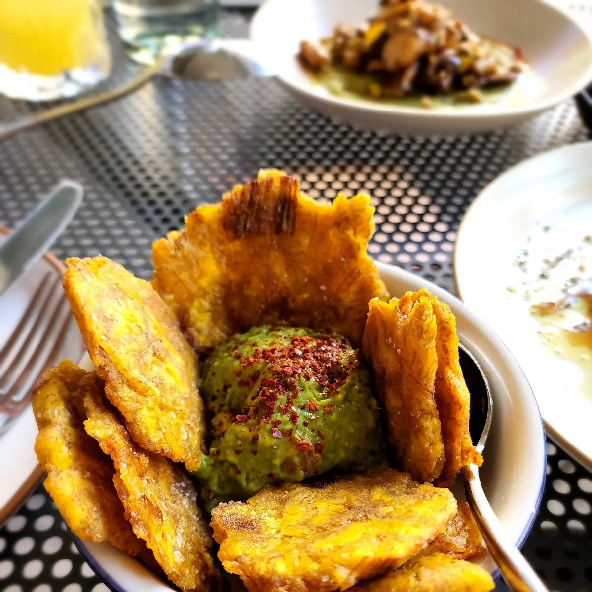 Tostones Y Guacamole