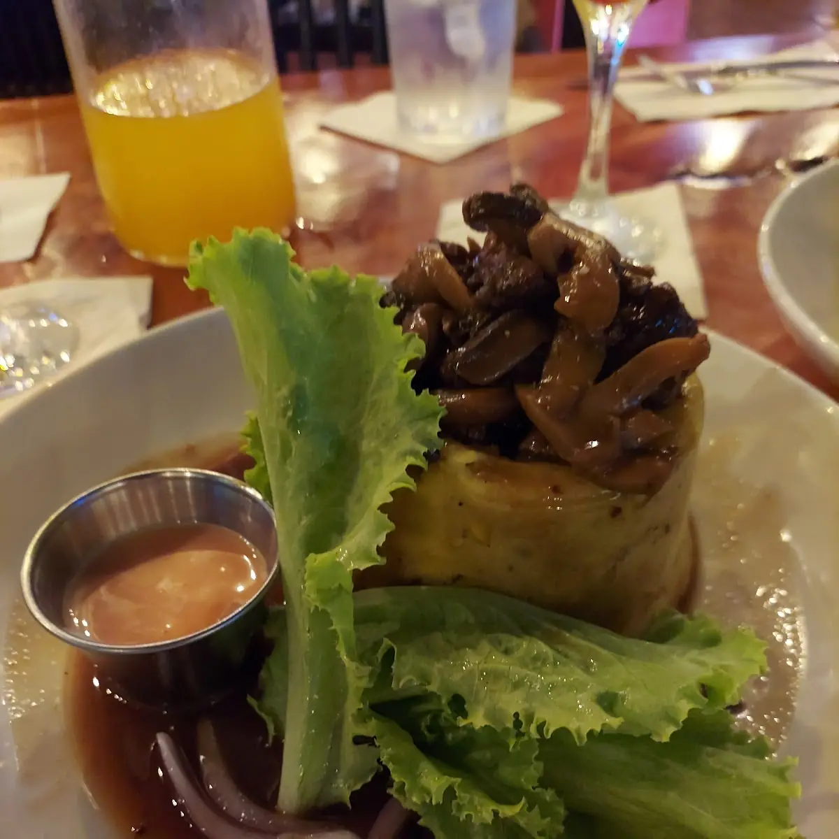 Mofongo Con Churrasco En Salsa de Zetas