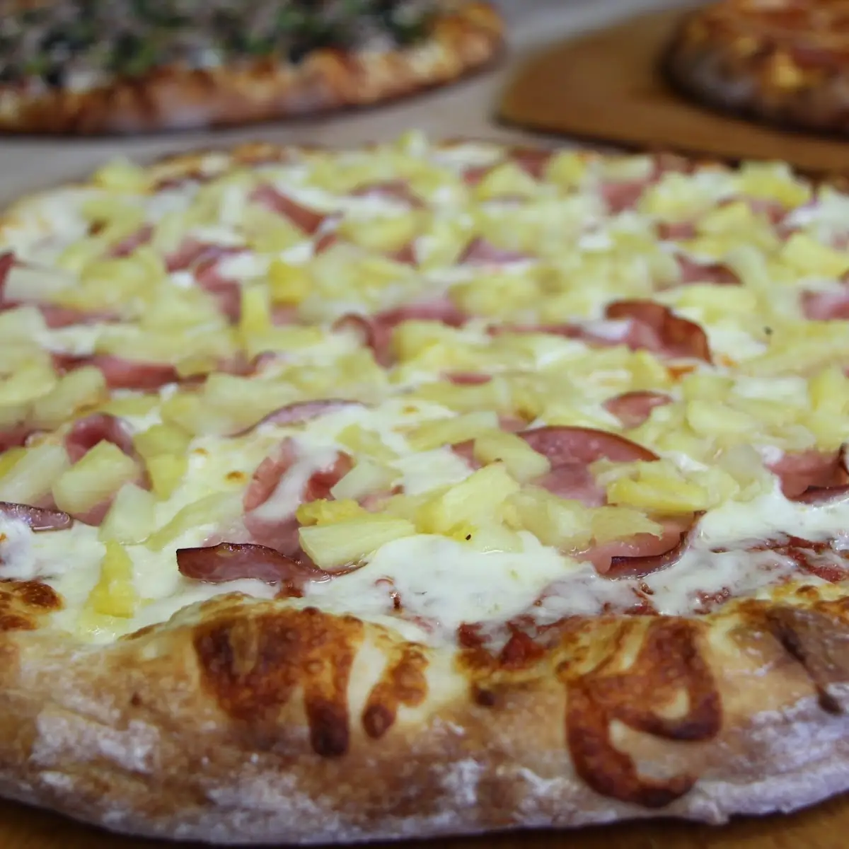 Hawaiian Delight Pizza Mini 8