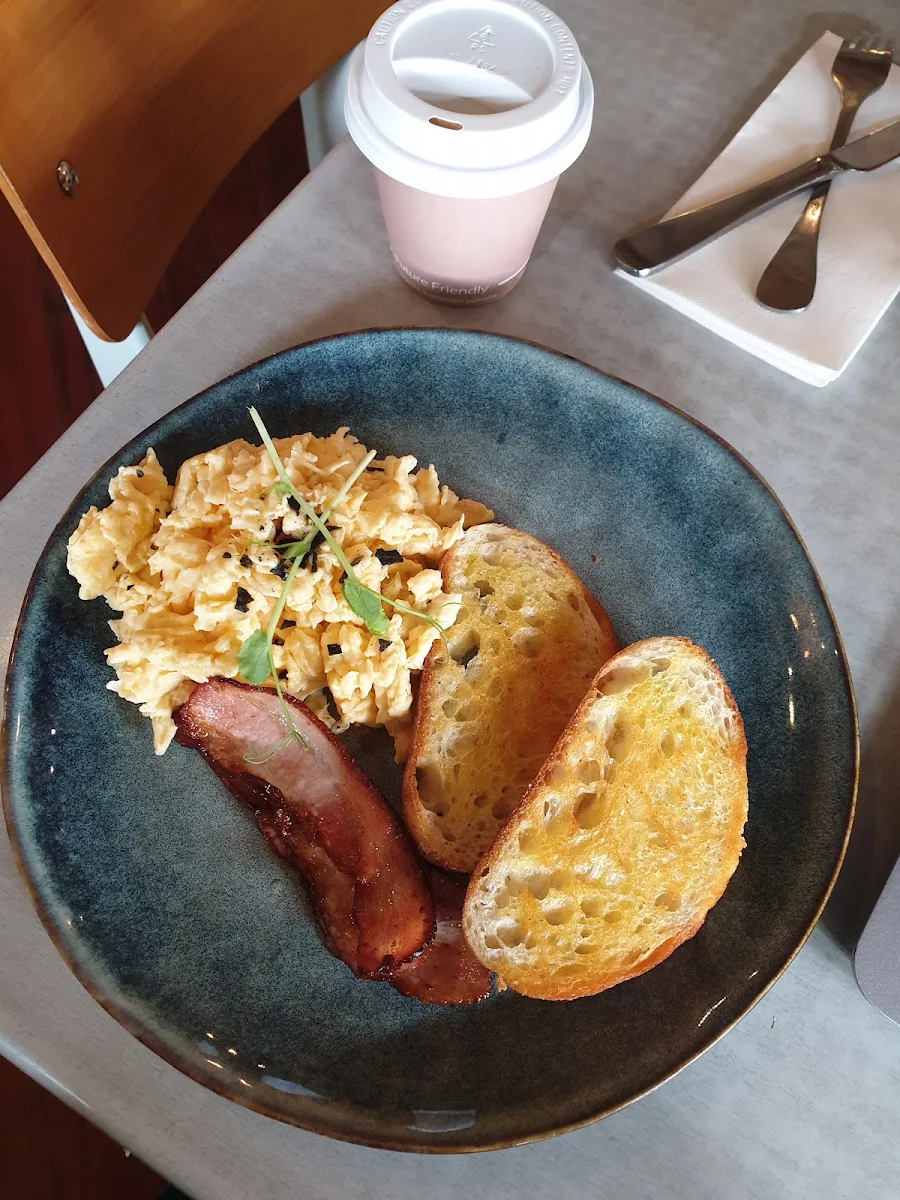 Bacon and Eggs, The Green Mango Cafe