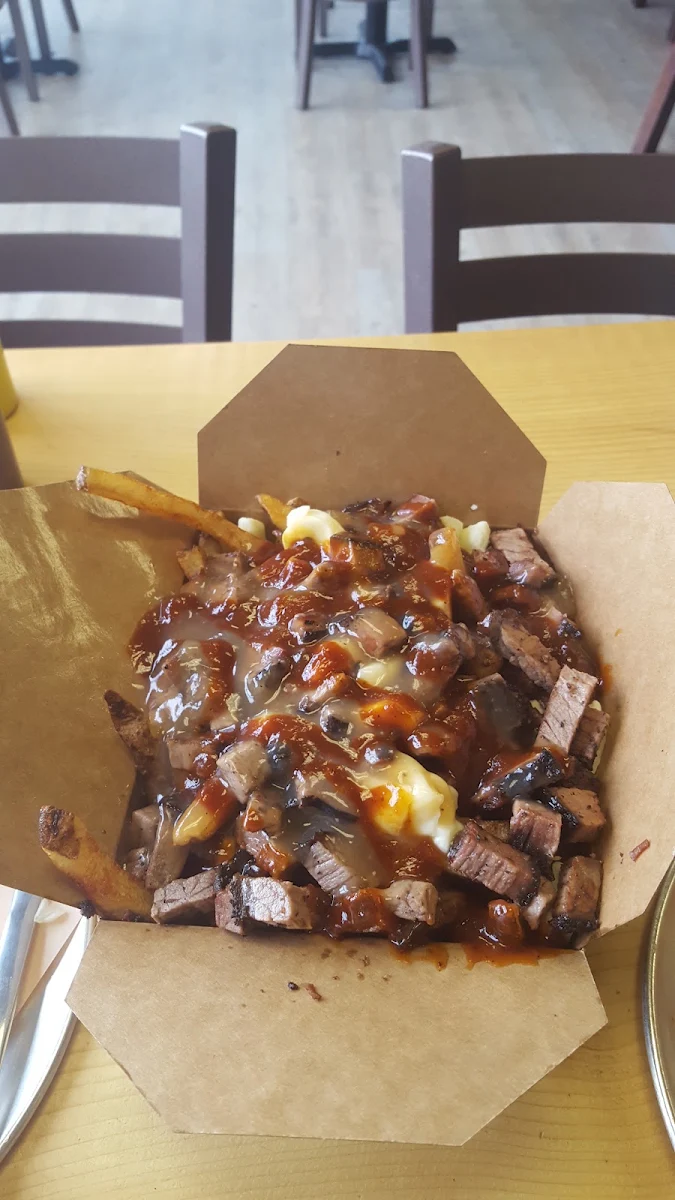 Deluxe Poutine with Brisket