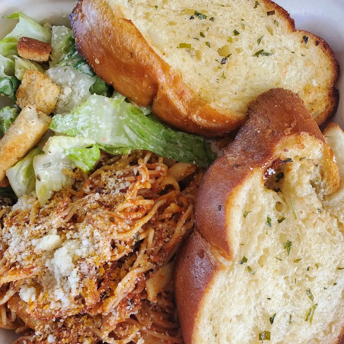 Spaghetti w Garlic Bread