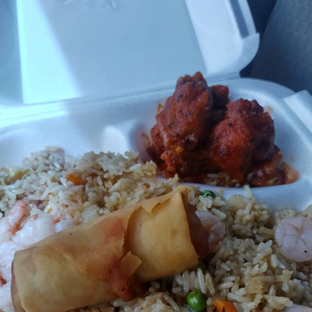 Veggie Fried Rice L 5 PC Wings & 1 Egg Roll