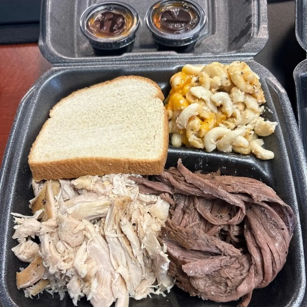 Pork Sandwich with Mac and Cheese