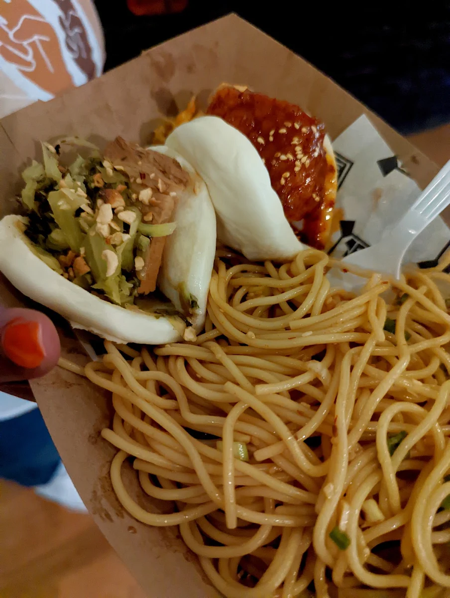 Pasta & Pork Lo Mein