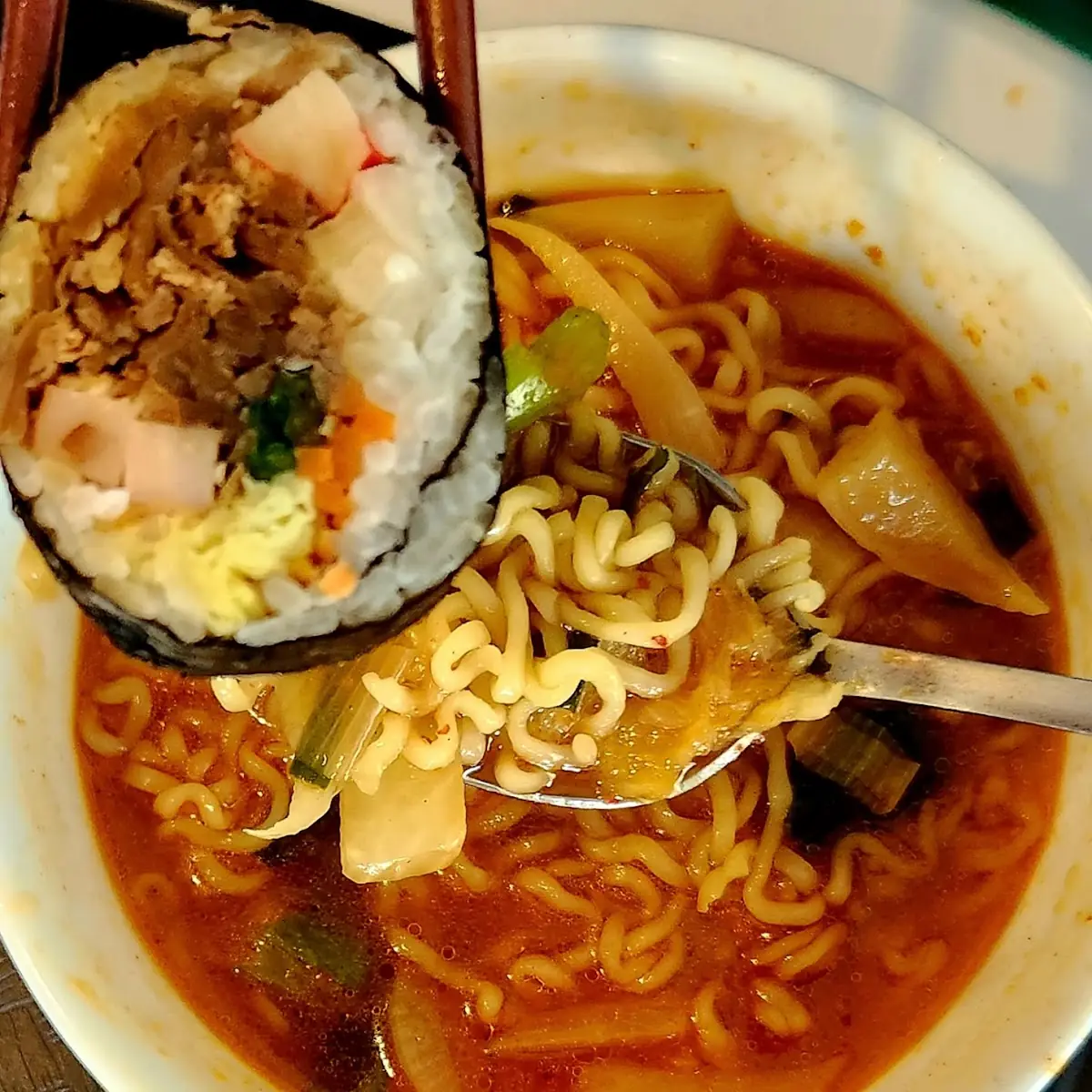 Gimbap w Korean Style Ramen