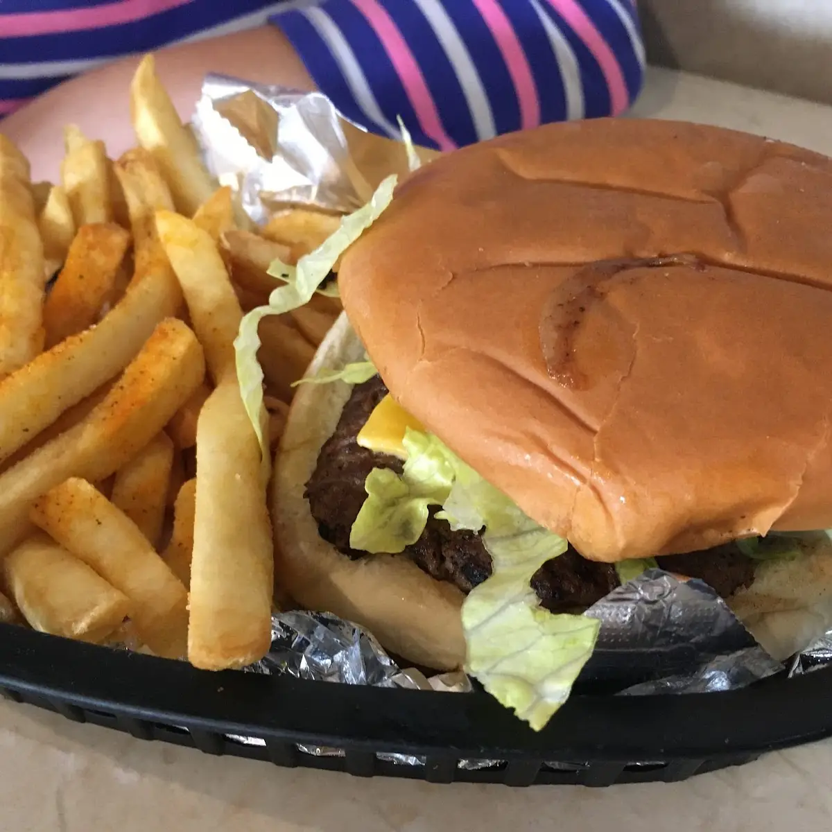 Cheeseburger Combo Platter