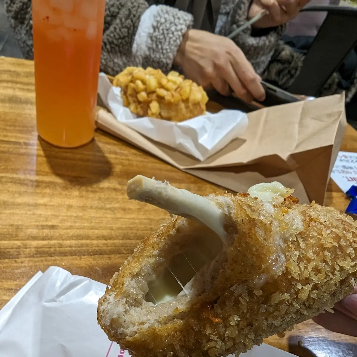 Deep Fried Bread with Mozzarella Cheese