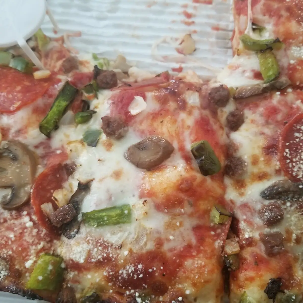 8 Corner Supreme Pizza